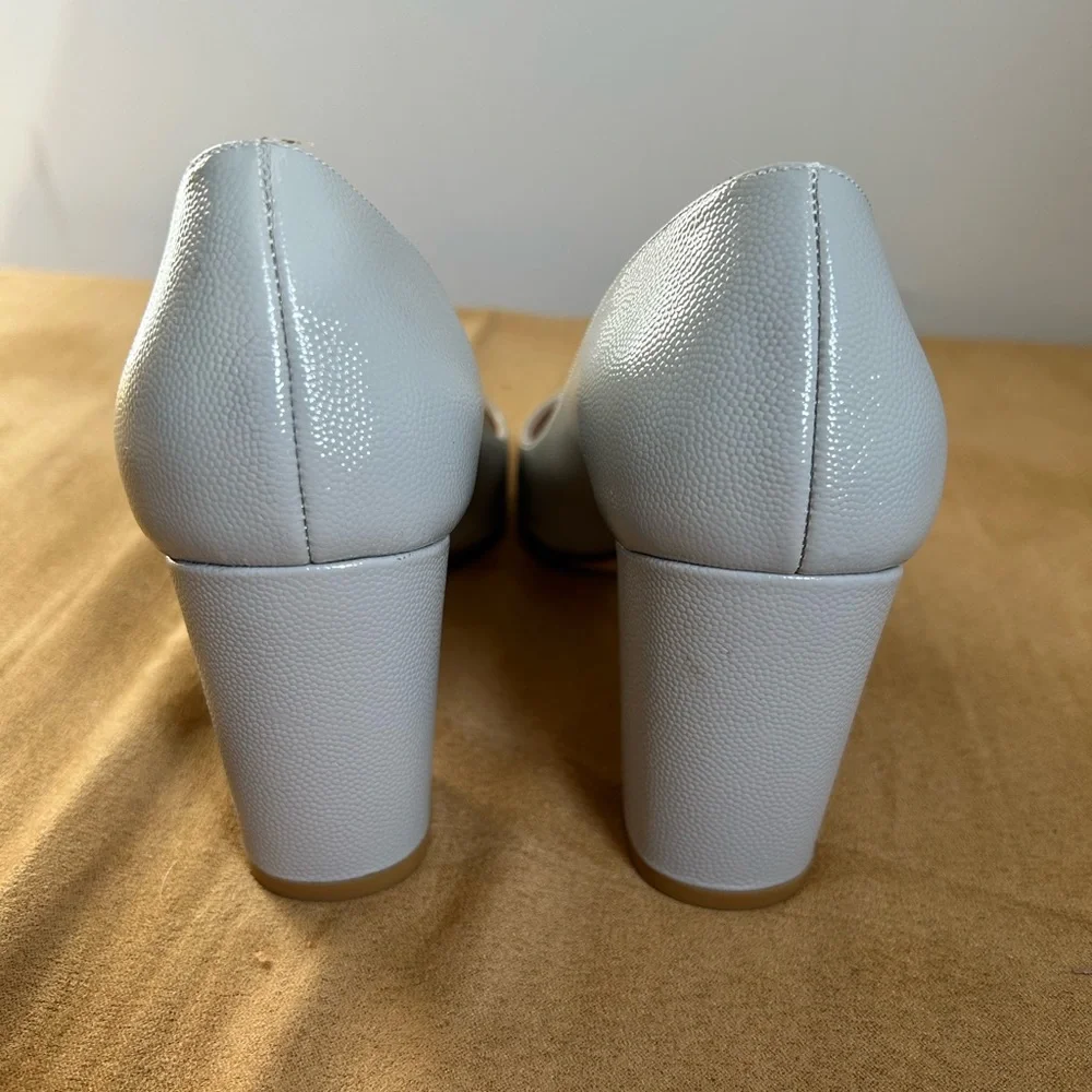 STUART WEITZMAN Light Gray Leather Pointy Toe 2.5” Chunky Heal Shoes - Picture 3 of 7